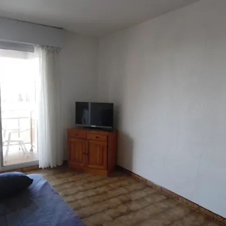 Confortable 2 Pieces A Canet-plage Avec Loggias Et Parking - Fr-1-696-100 Lejlighed