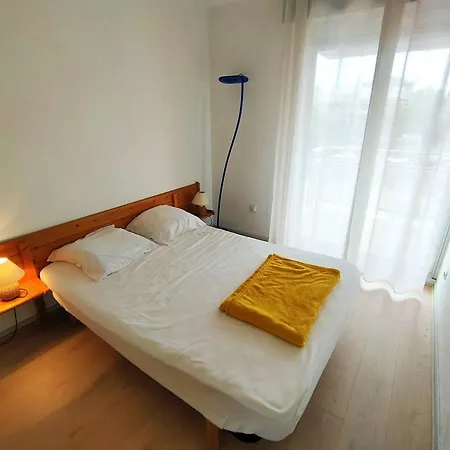 Confortable 2 Pieces A Canet-plage Avec Loggias Et Parking - Fr-1-696-100 * Кане