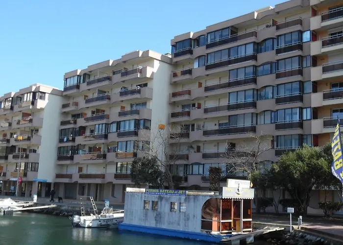 Confortable 2 Pieces A Canet-plage Avec Loggias Et Parking - Fr-1-696-100 Apartment *